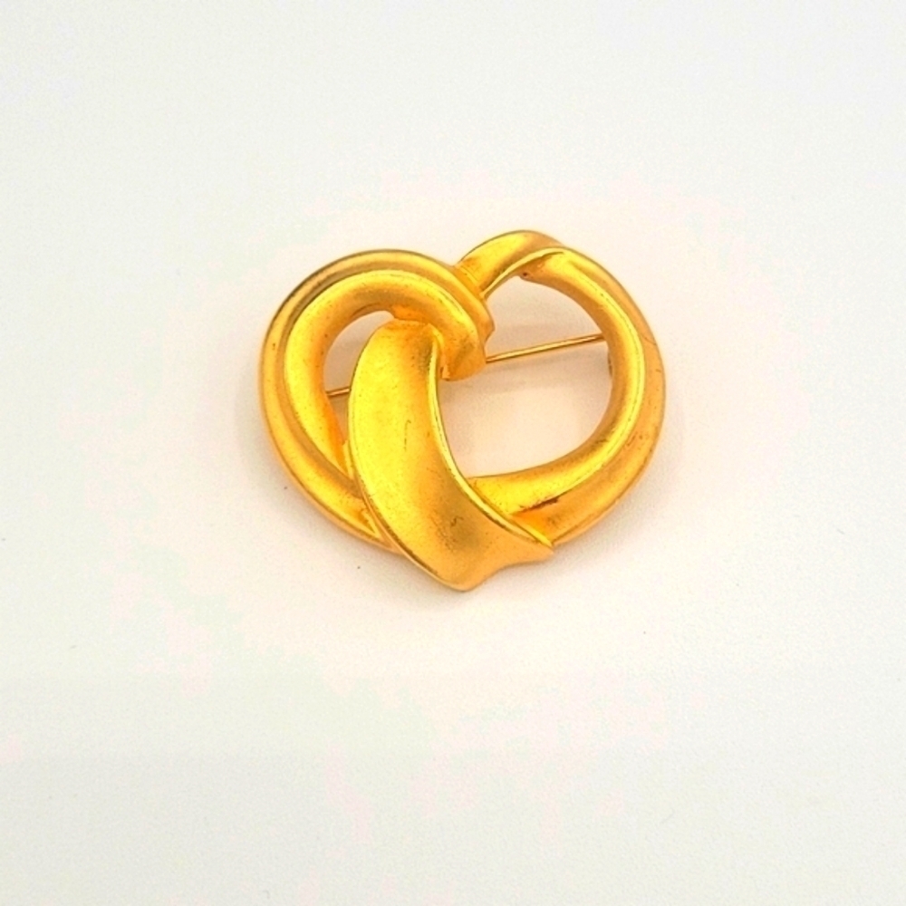 Vintage Gold Tone Heart Shaped Mid-century Brooch